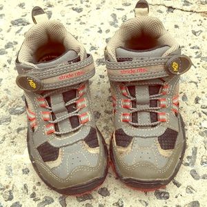 Toddler stride rite